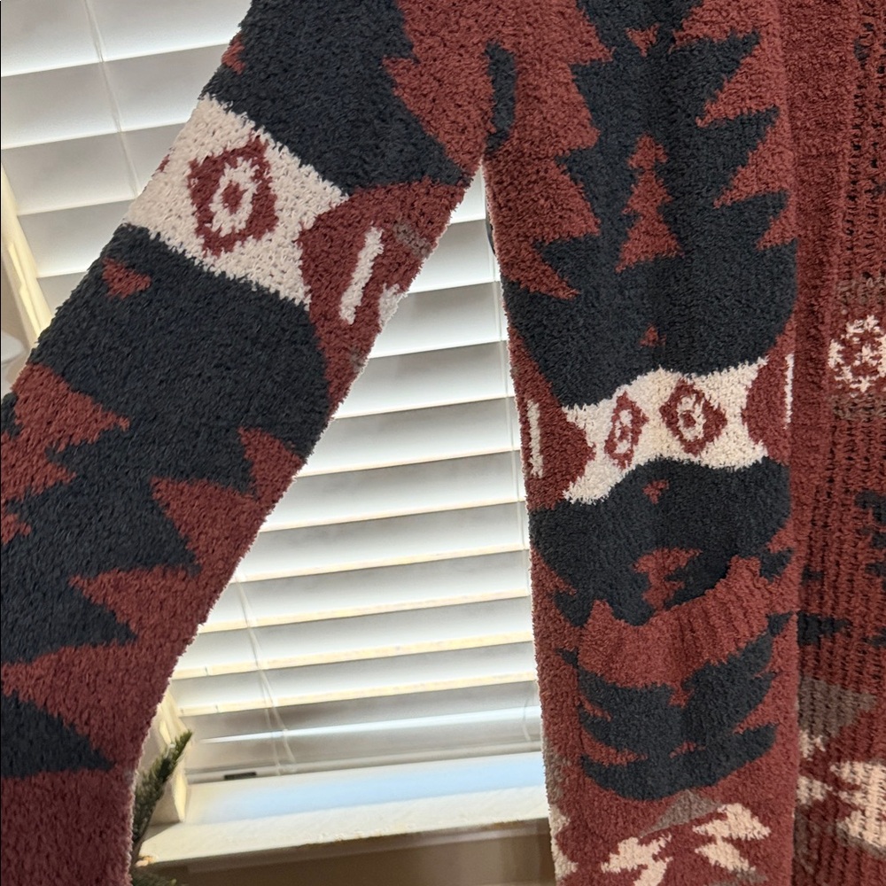 Aztec Patterned Cardigan - Picture 3 of 4